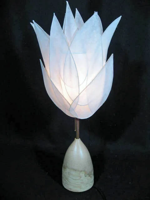 Paper light sculpture